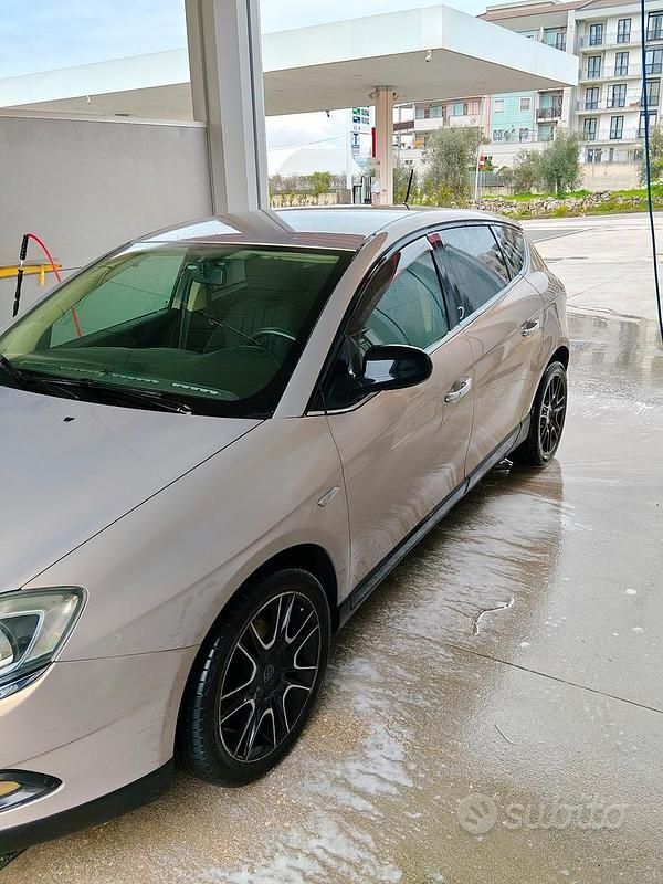Usata Lancia Delta 2008 Utilitaria