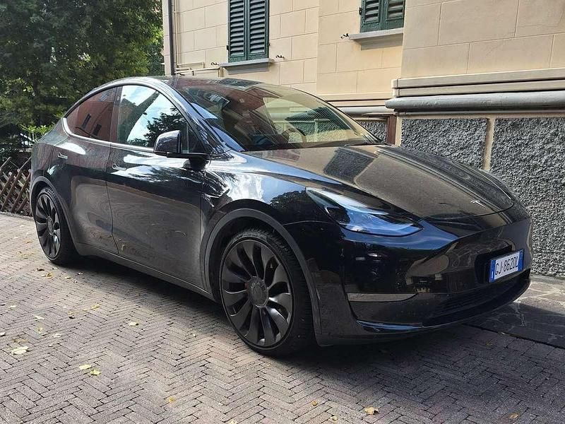 Usata Tesla Model Y Performance 155 kW (211 CV) 2022 Nero SUV