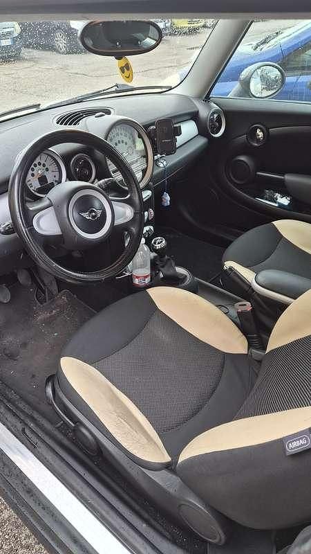 Usata Mini Cooper 75 CV (55 kW) 2010 Bianco Utilitaria