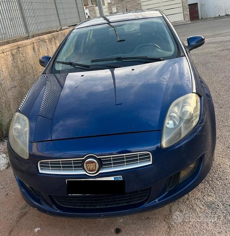 Blu Usata 2011 Fiat Bravo Dynamic Due volumi | 3200 € (Buon prezzo) - Immagine 1/2