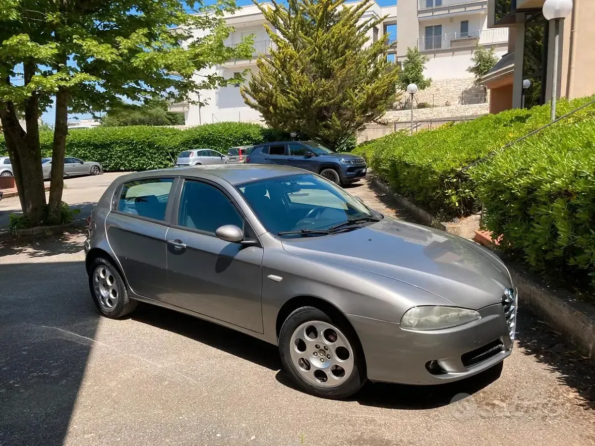 Usata Alfa Romeo 147 120 CV (88 kW) 2009 Utilitaria
