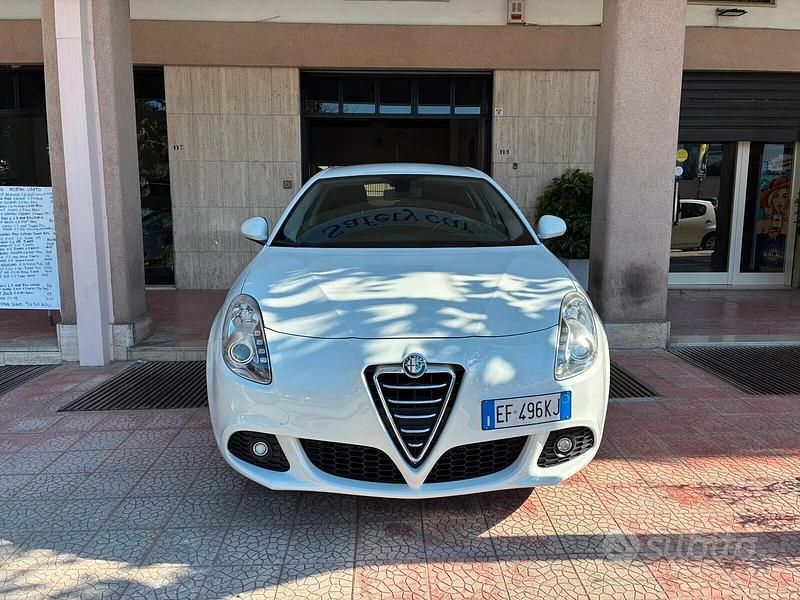 Usata Alfa Romeo Giulietta 105 CV (77 kW) 2011 Bianco Utilitaria
