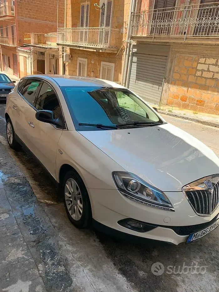 Usata Lancia Delta 140 CV (102 kW) 2009 Bianco Utilitaria