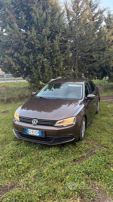 Usata VW Jetta 53 CV (38 kW) 2012 Marrone Berlina