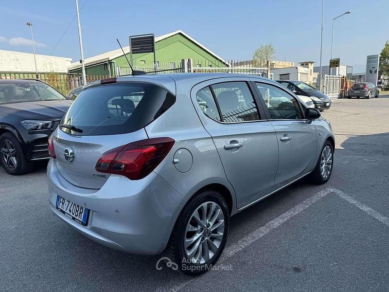 Usado Opel Corsa 90 CV (66 kW) 2018 Plateado Utilitario
