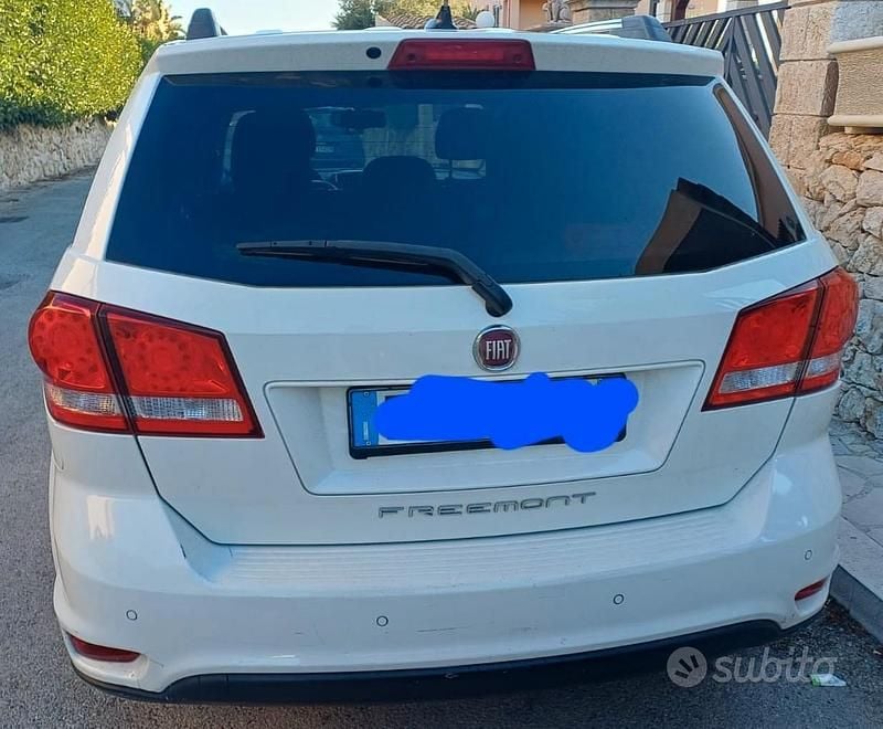 Usata Fiat Freemont Lounge 170 CV (125 kW) 2013 Bianco SUV