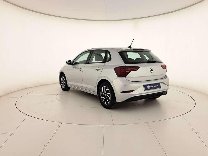 Usata VW Polo Life 95 CV (69 kW) 2023 Reflex silver metallizzato Utilitaria