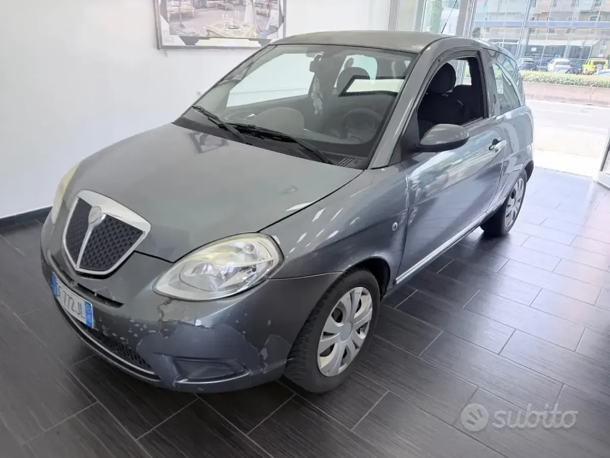 Usata Lancia Ypsilon 60 CV (44 kW) 2007 Grigio Utilitaria