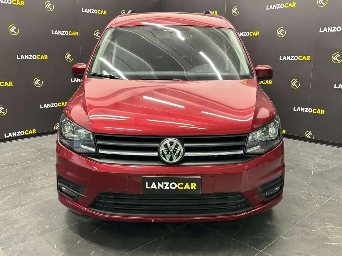 Usata VW Caddy Highline 102 CV (75 kW) 2020 Rosso Monovolume