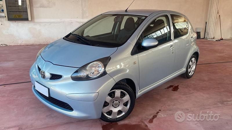 Blu Usata 2007 Toyota Aygo Sol Due volumi | 2999 € (Buon prezzo) - Immagine 1/4