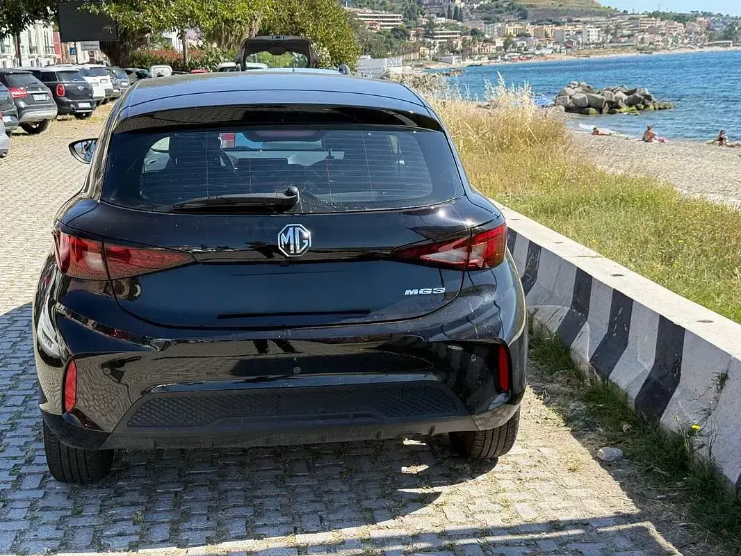 Usata MG MG3 Comfort 116 CV (85 kW) 2025 Nero Utilitaria