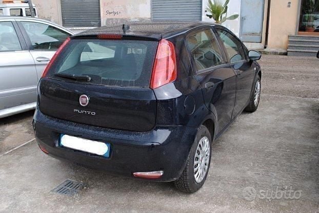 Usata Fiat Punto Street 95 CV (69 kW) 2017 Blu Utilitaria