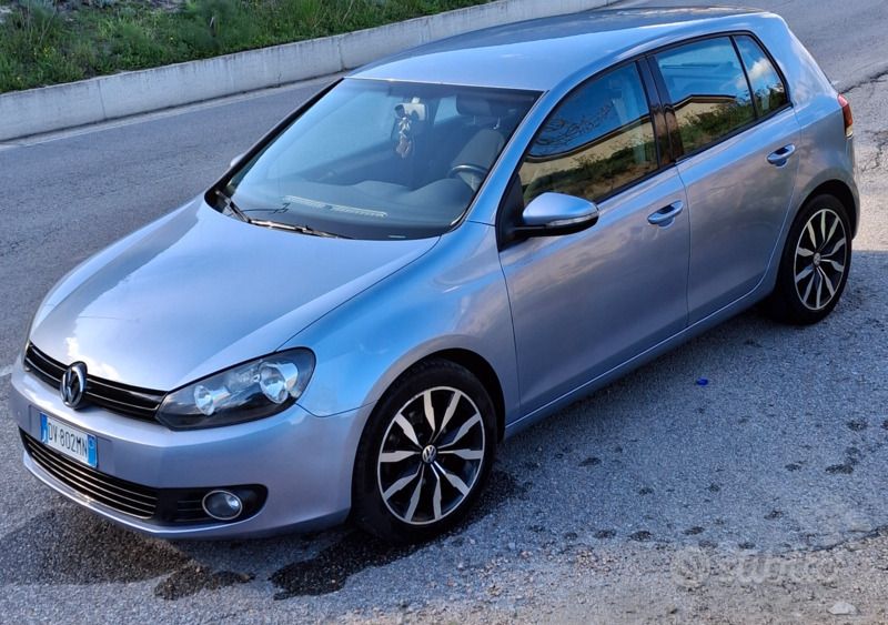 Usata VW Golf VI 110 CV (80 kW) 2009 Blu Utilitaria
