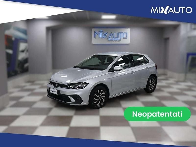Argento Usata 2021 VW Polo Life Tre volumi | 13.500 € (Buon prezzo) - Immagine 1/4