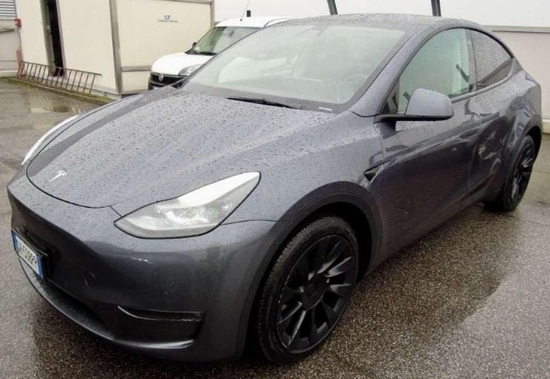 Grigio Usata 2021 Tesla Model Y SUV | 29.400 € (Ottimo prezzo) - Immagine 1/4