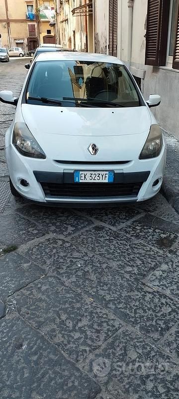 Usata Renault Clio III 75 CV (55 kW) 2012 Bianco Utilitaria
