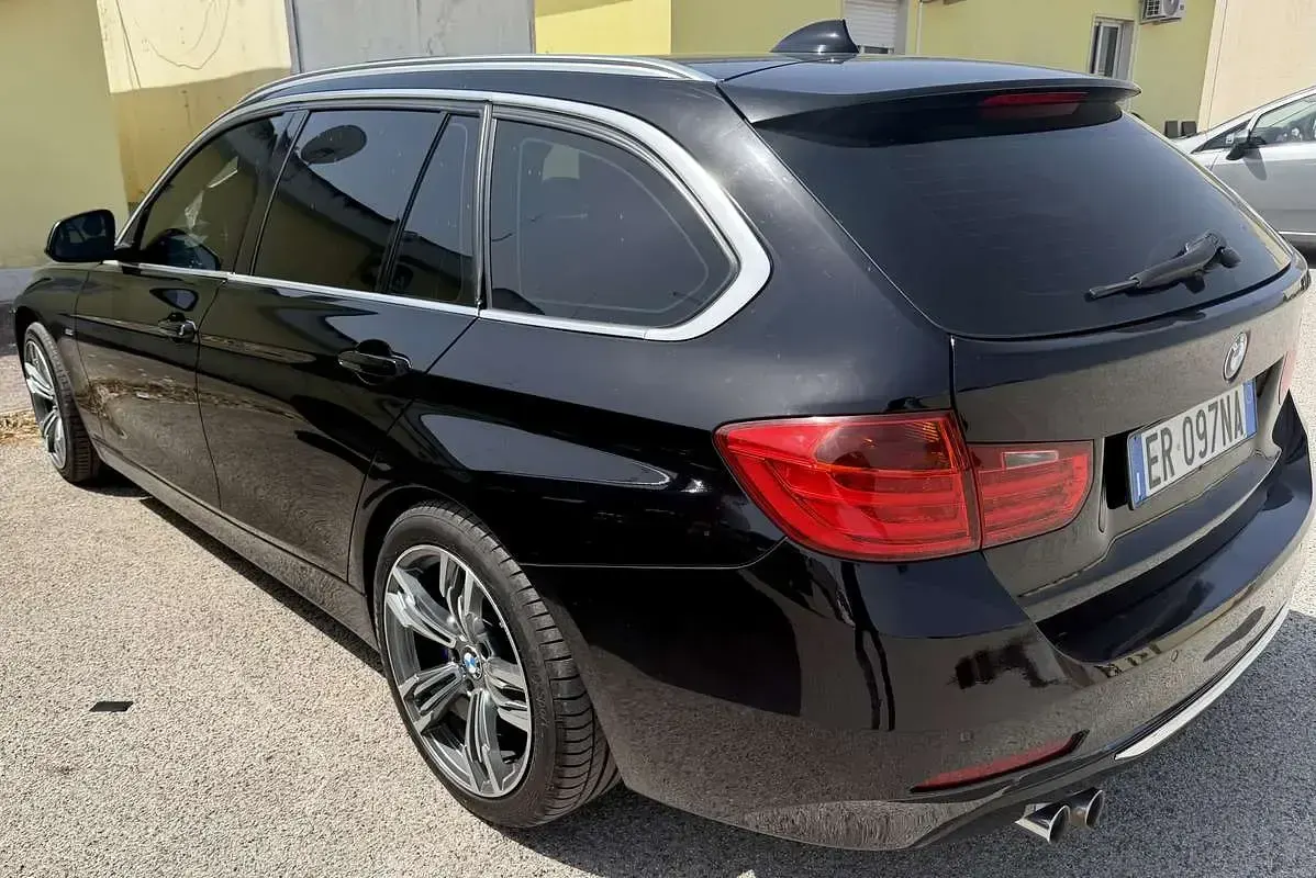 Usata BMW 330 Luxury Line 258 CV (189 kW) 2013 Station wagon