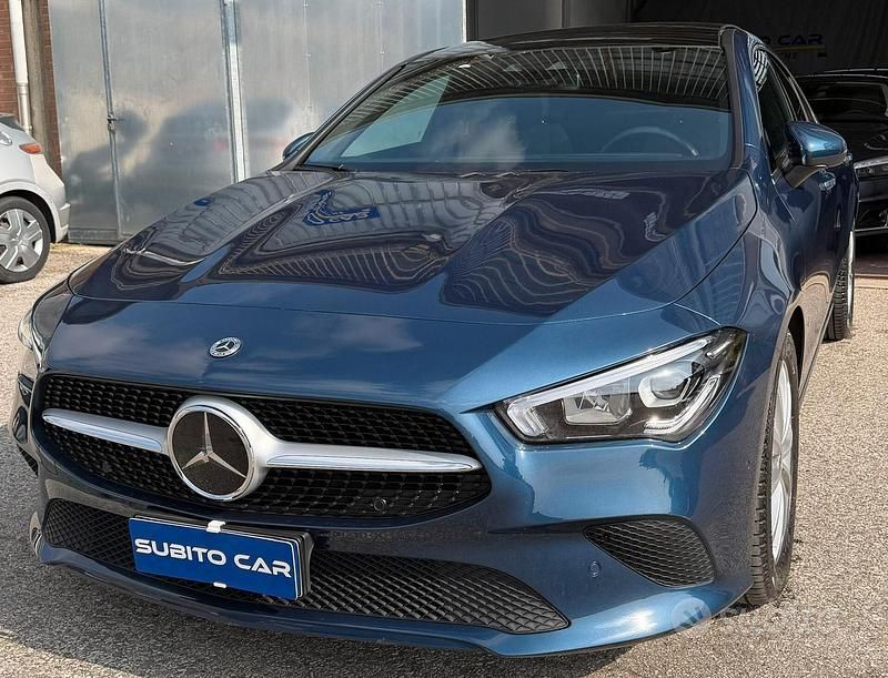 Usata Mercedes CLA200 150 CV (110 kW) 2021 Blu Berlina