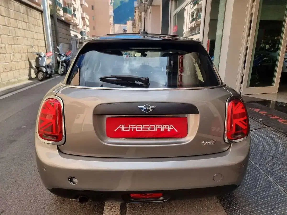 Usata Mini ONE 75 CV (55 kW) 2020 Argento Utilitaria