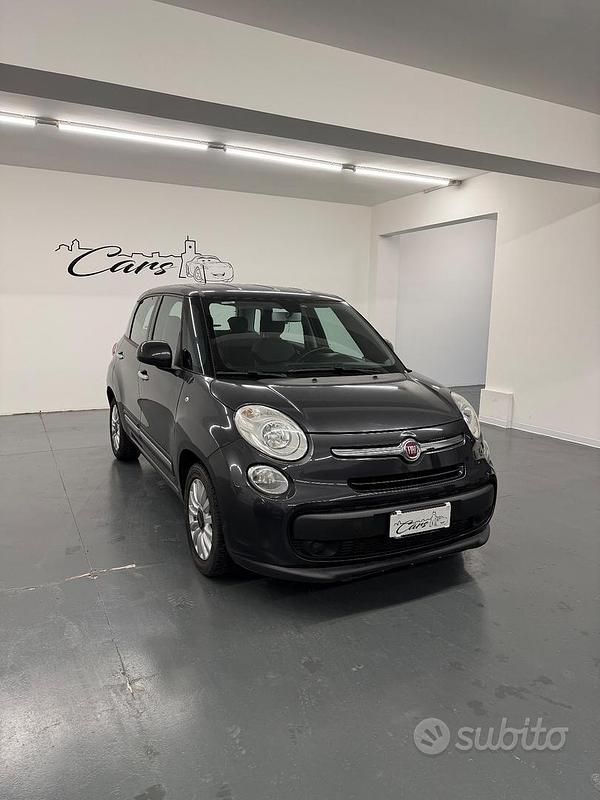 Grigio Usata 2016 Fiat 500L Lounge Monovolume | 7500 € (Buon prezzo) - Immagine 1/4