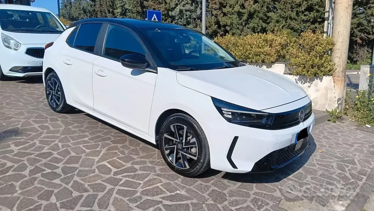 Usata Opel Corsa Edition 101 CV (74 kW) 2023 Bianco Utilitaria