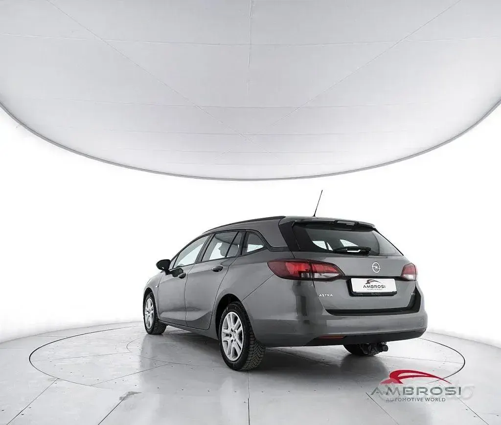 Usata Opel Astra 110 CV (80 kW) 2017 Marrone Station wagon