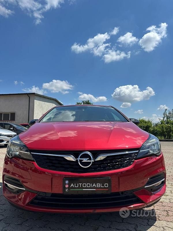 Usata Opel Astra Business Elegance 122 CV (89 kW) 2021 Rosso Berlina