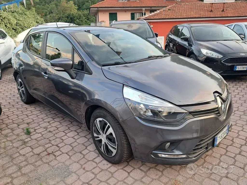 Usata Renault Clio IV 90 CV (66 kW) 2017 Grigio Berlina
