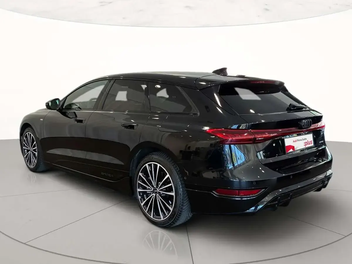 Usata Audi A6 e-tron S-Line 314 kW (428 CV) 2025 Nero mito metallizzato Station wagon