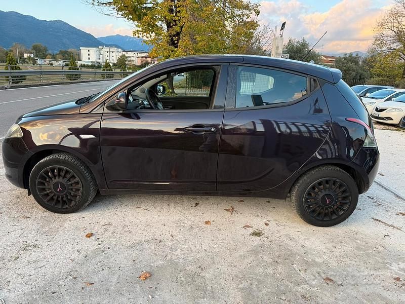 Usata Lancia Ypsilon 69 CV (50 kW) 2014 Utilitaria