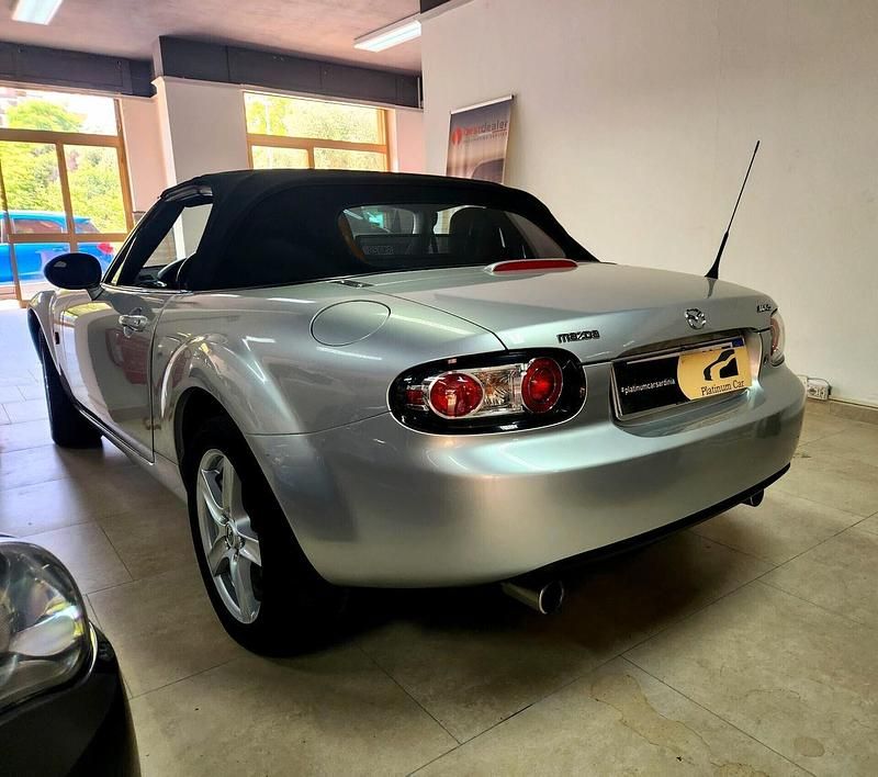 Usata Mazda MX5 126 CV (92 kW) 2006 Argento Cabrio