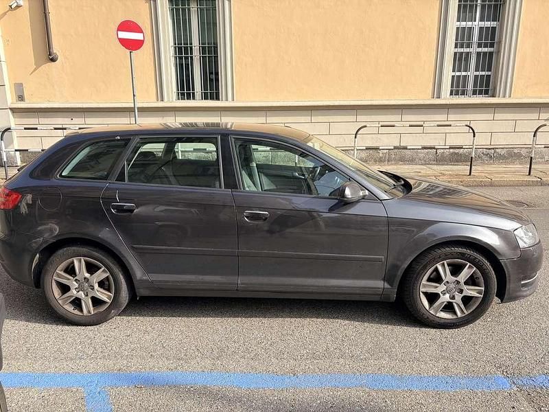 Usata Audi A3 Sportback Ambition 140 CV (102 kW) 2011 Grigio Utilitaria