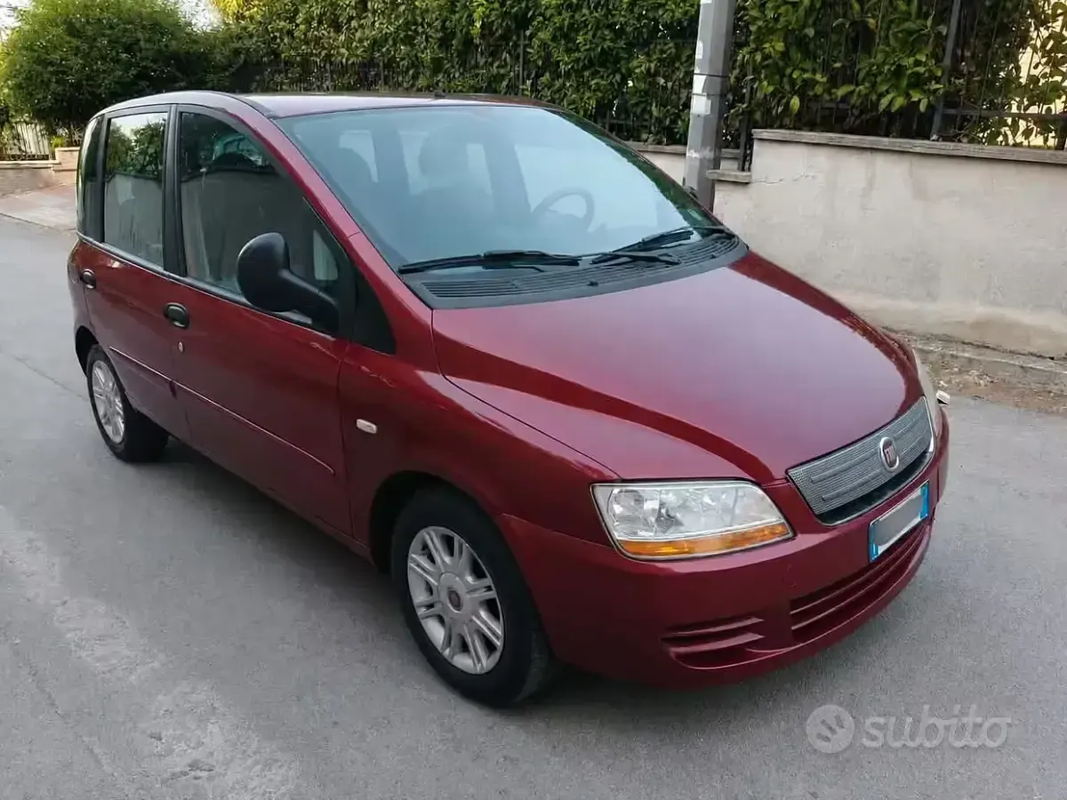 Usata Fiat Multipla 103 CV (75 kW) 2009 Rosso Monovolume
