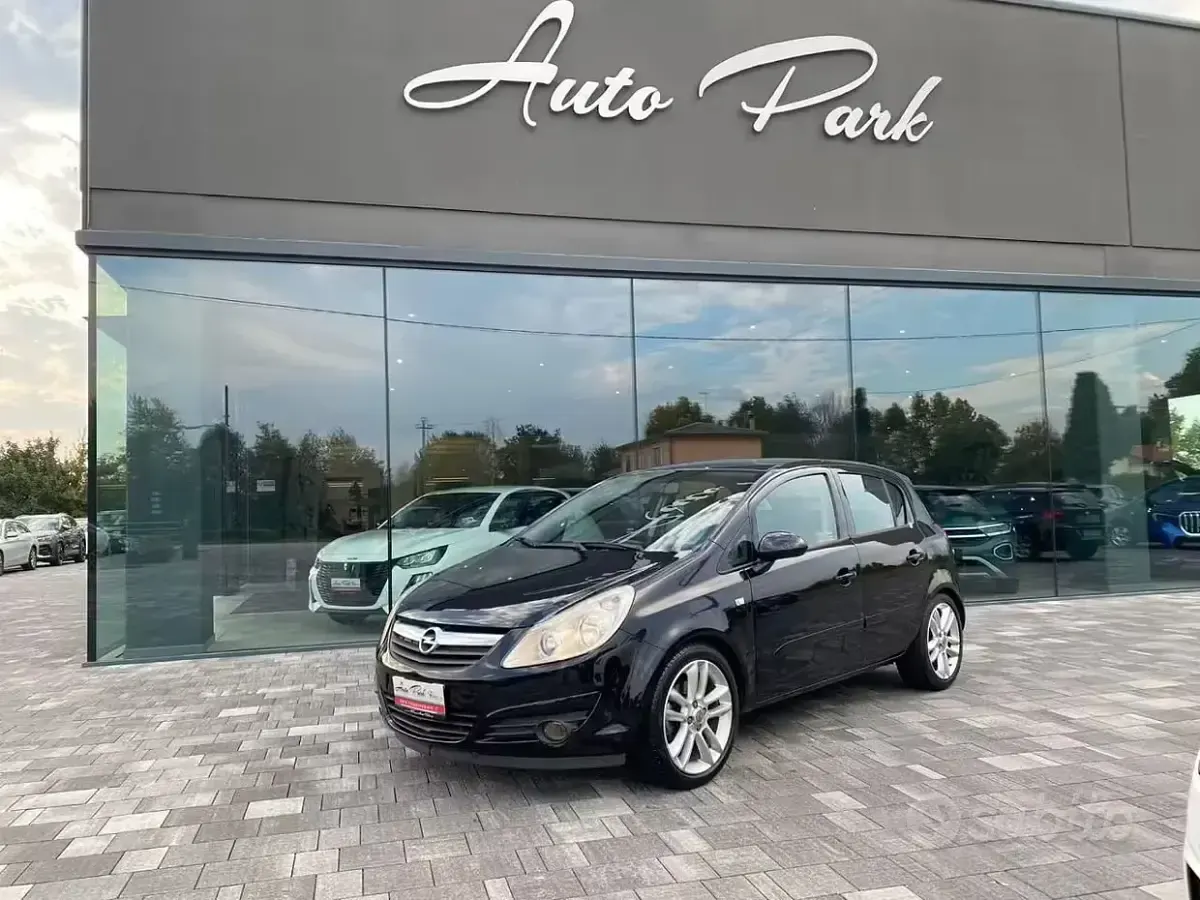 Usata Opel Corsa Cosmo 90 CV (66 kW) 2007 Utilitaria