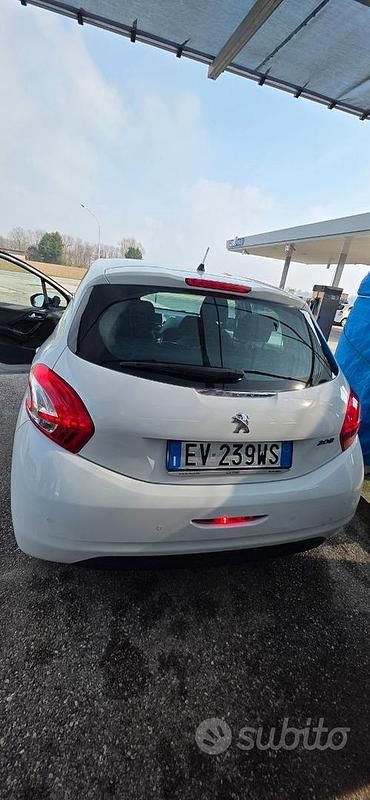 Usata Peugeot 2008 68 CV (50 kW) 2014 Bianco SUV