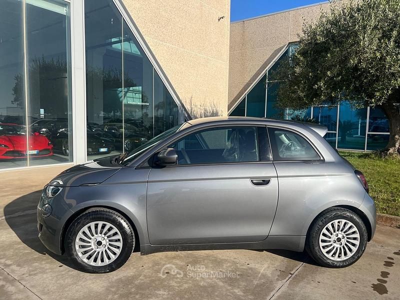 Nuova Fiat 500e La Prima 42 kW (58 CV) 2025 Grigio Berlina