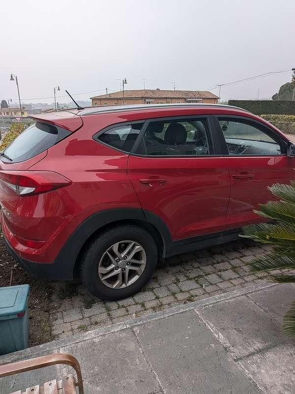 Usata Hyundai Tucson 116 CV (85 kW) 2017 Rosso SUV