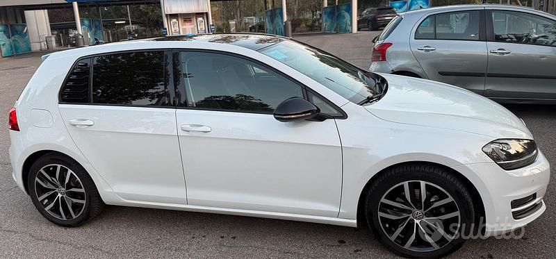 Usata VW Golf VII 110 CV (80 kW) 2016 Bianco Utilitaria
