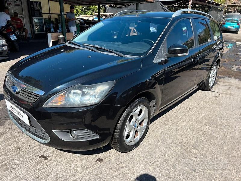 Nero Usata 2010 Ford Focus Station wagon | 3890 € (Buon prezzo) - Immagine 1/4