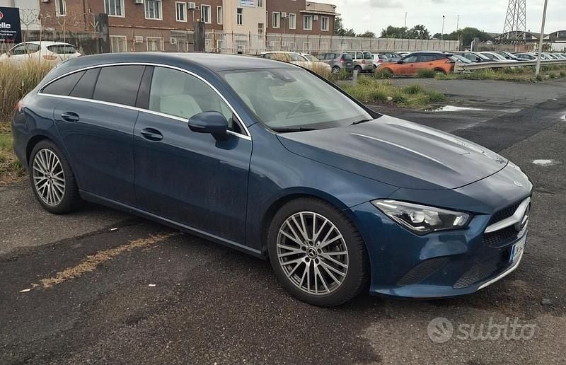 Usata Mercedes CLA200 2023 Blu Station wagon