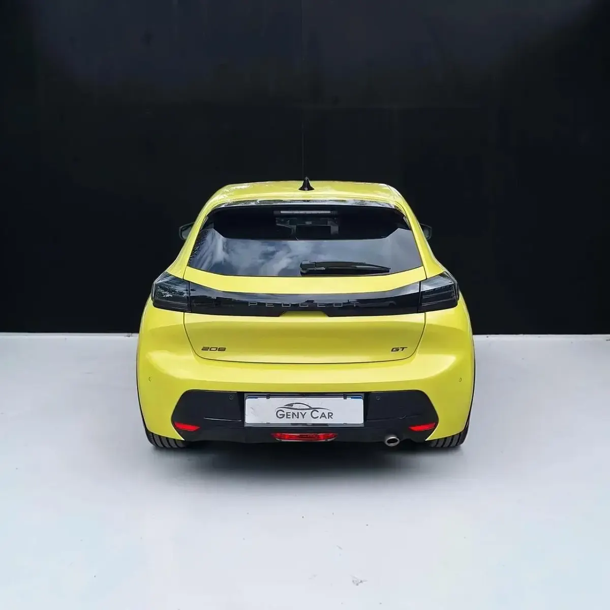 Usata Peugeot 208 GT 101 CV (74 kW) 2024 Giallo Utilitaria