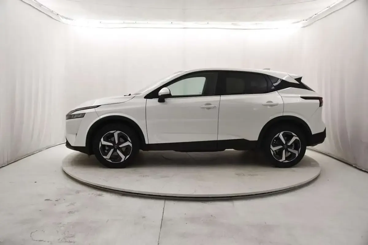 Usata Nissan Qashqai N-Connecta 140 CV (102 kW) 2023 Bianco SUV
