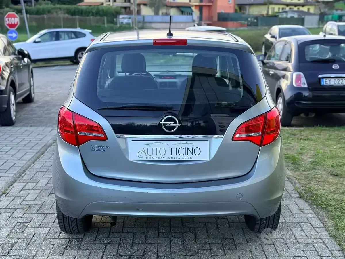 Usata Opel Meriva 101 CV (74 kW) 2014 Grigio Monovolume