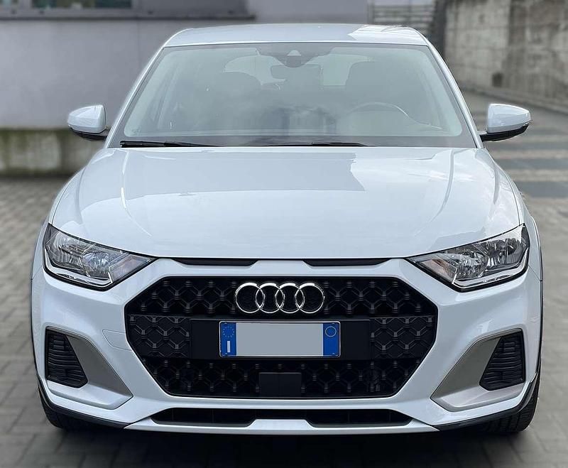 Usata Audi A1 Admired 110 CV (80 kW) 2021 Bianco ghiacciaio metallizzato SUV