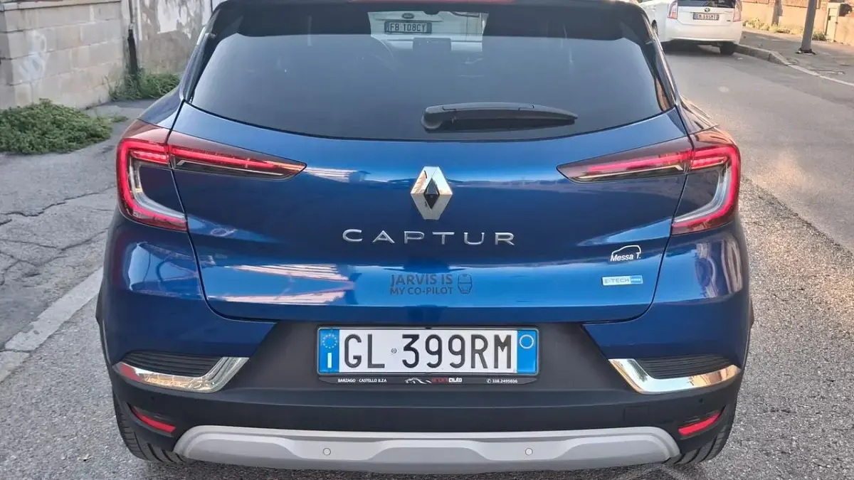 Usata Renault Captur Techno 140 CV (102 kW) 2022 Blu SUV