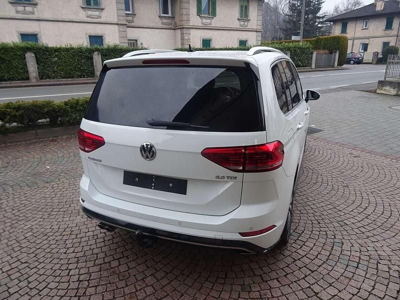 Usata VW Touran R-line 150 CV (110 kW) 2016 Bianco Monovolume