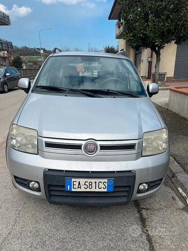Usata Fiat Panda Climbing 69 CV (50 kW) 2010 Grigio Utilitaria