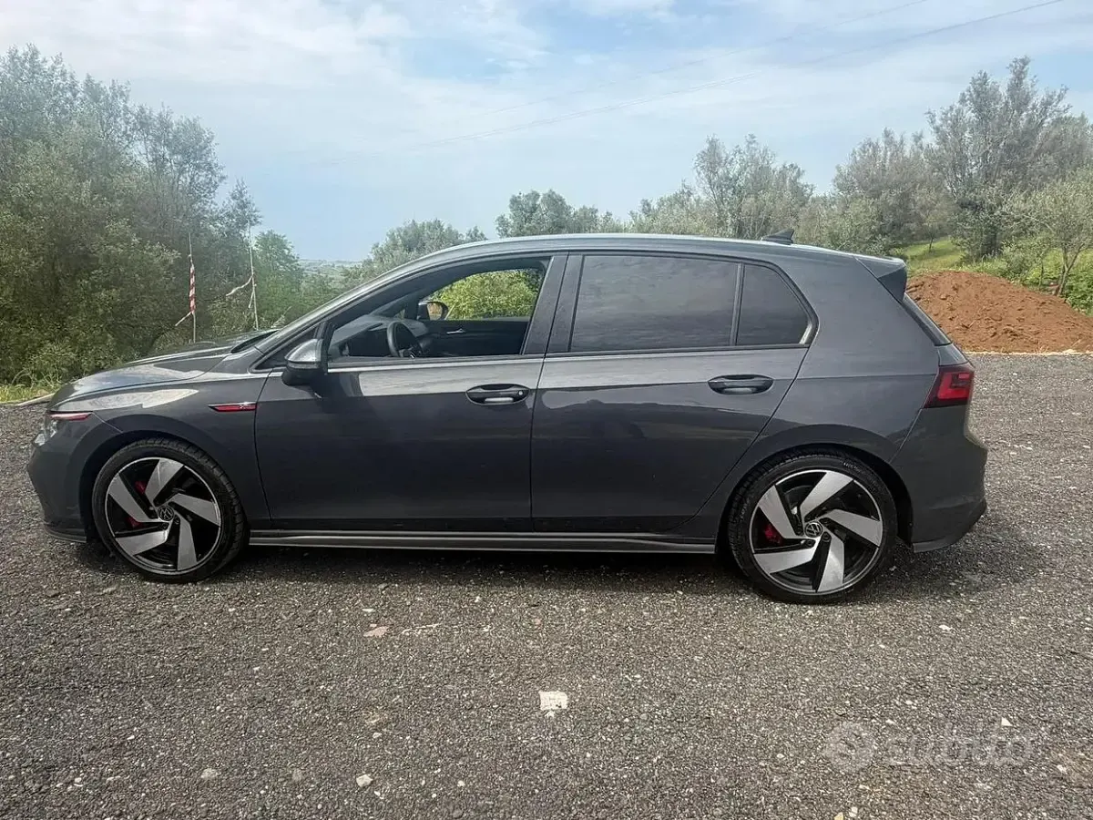 Usata VW Golf VIII 245 CV (180 kW) 2021 Grigio Berlina