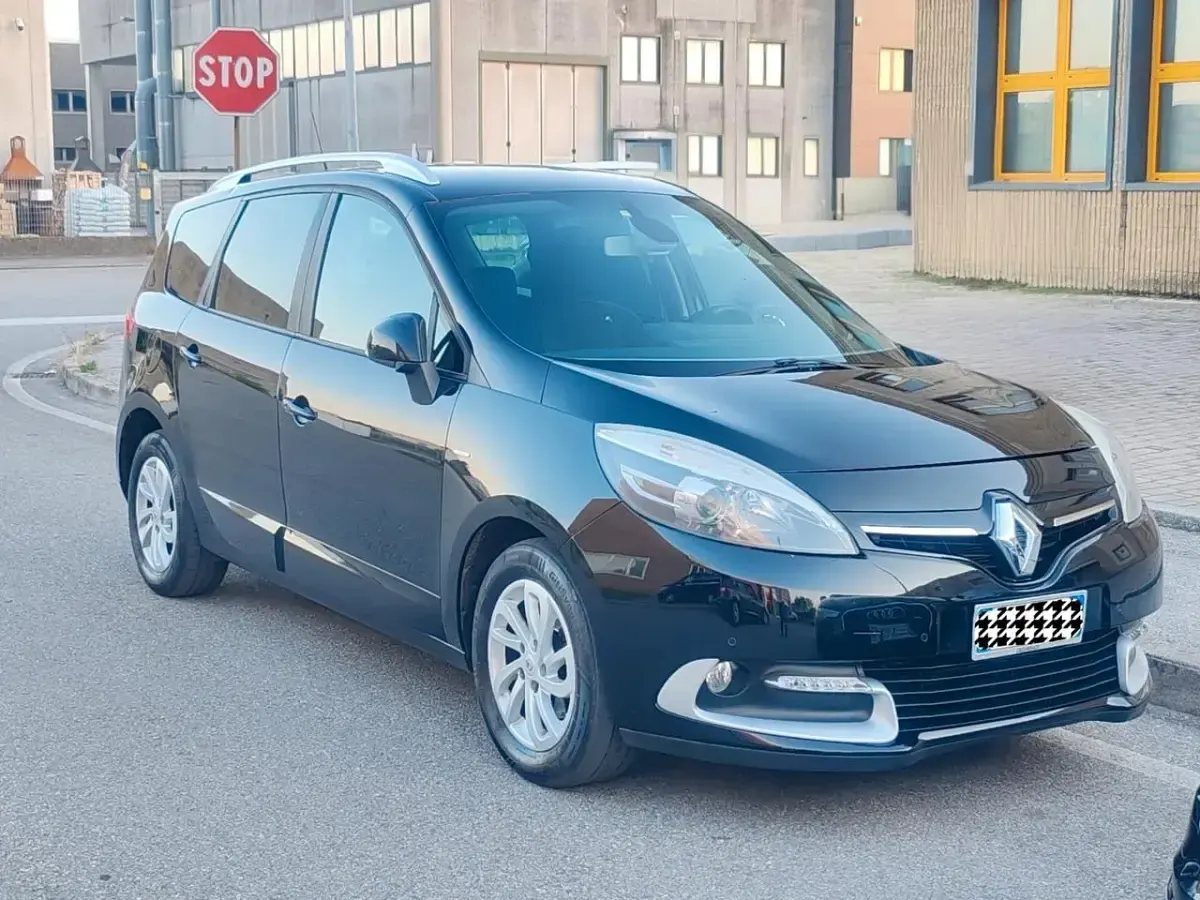 Usata Renault Scenic E-Tech 110 CV (80 kW) 2015 Nero Monovolume