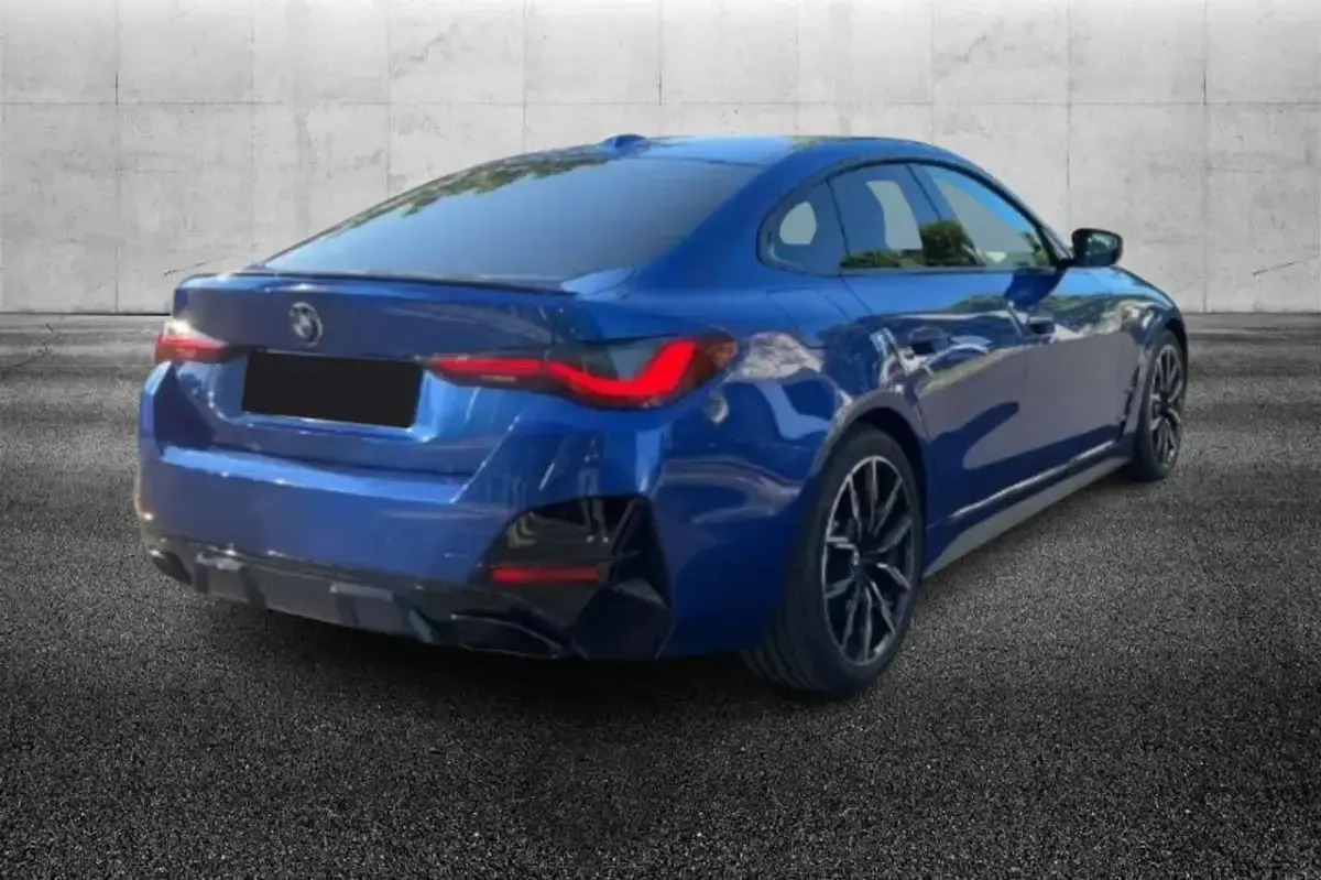 Usata BMW M440 374 CV (275 kW) 2023 Blu/azzurro Berlina